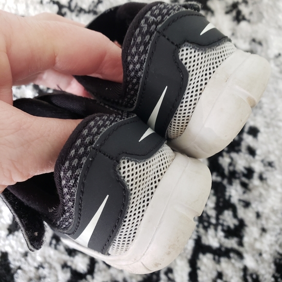 Nike toddler sneaker - Picture 4 of 4